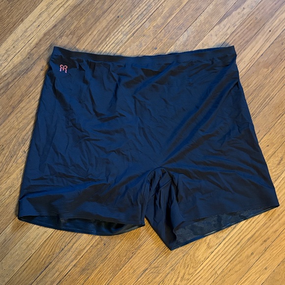 Ruby Ribbon Smoothing Shorts - Picture 1 of 6